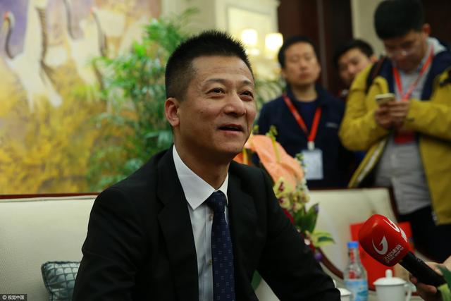 俄罗斯厕所偷拍